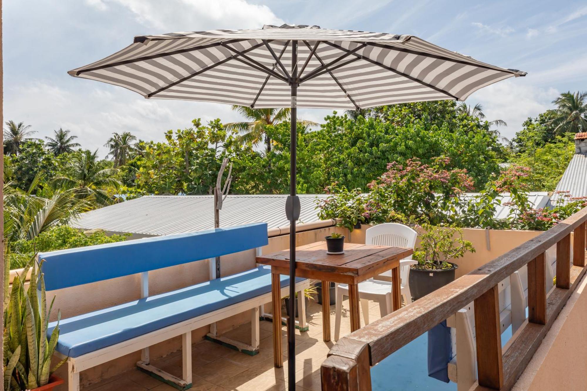 Nemo Inn Omadhoo Екстер'єр фото
