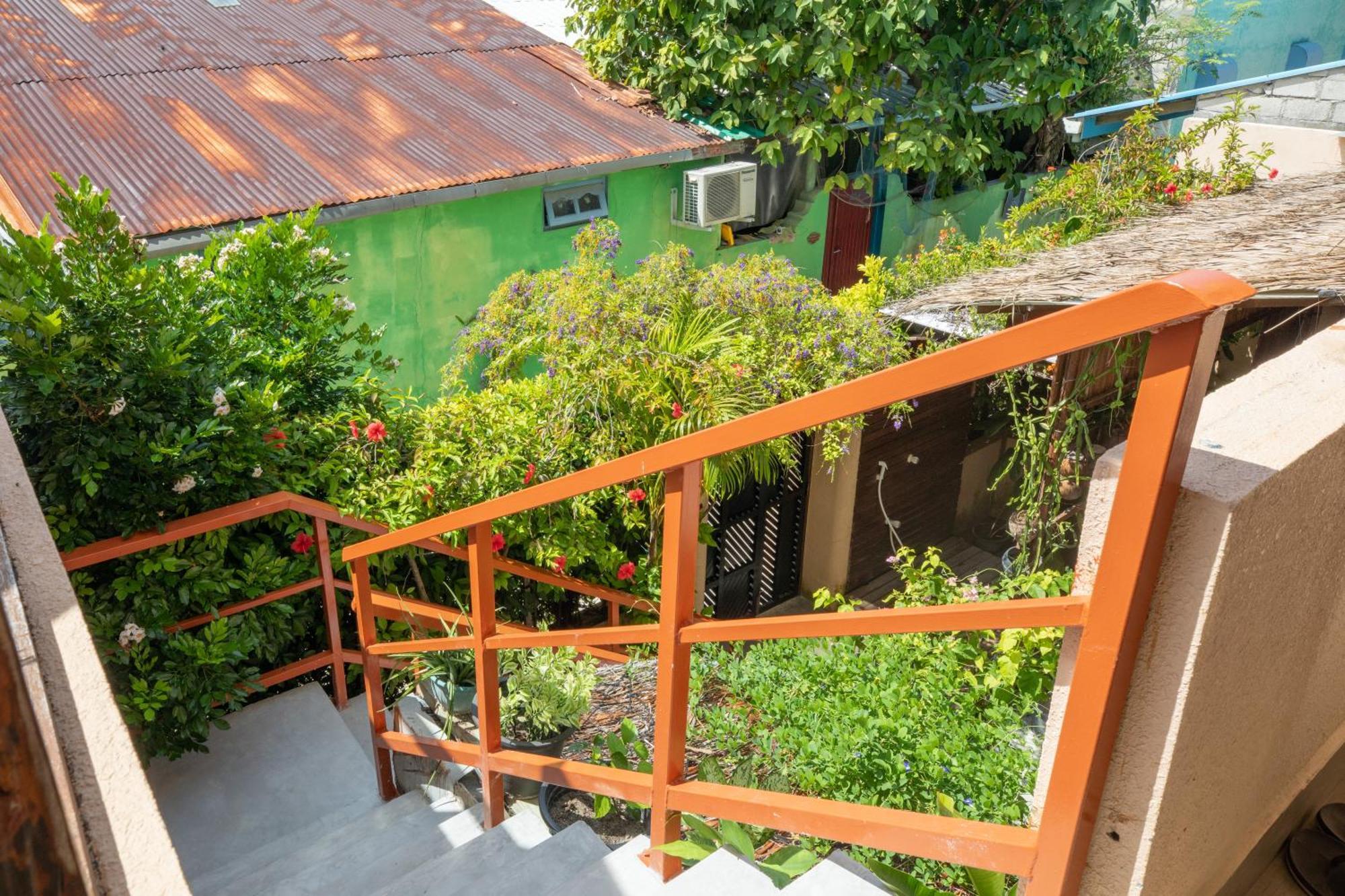 Nemo Inn Omadhoo Екстер'єр фото
