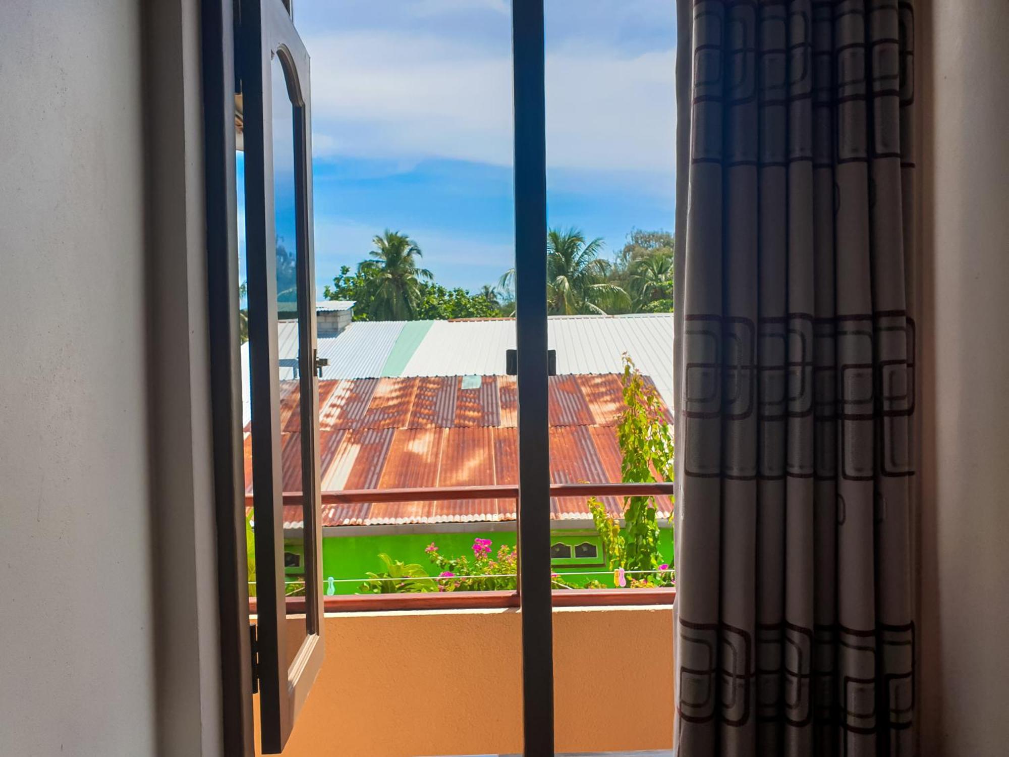 Nemo Inn Omadhoo Екстер'єр фото